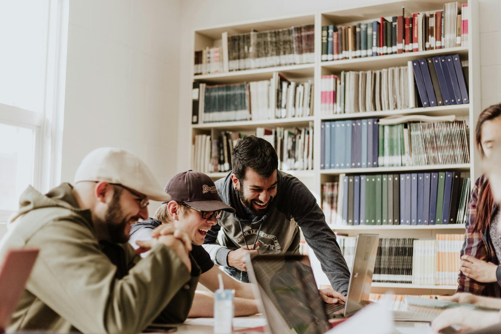University students learning online